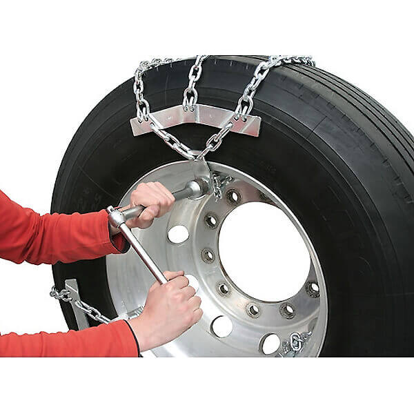 Serrage chaîne à cliquet Extragrip 100 sur jante poids lourd 9.50-24